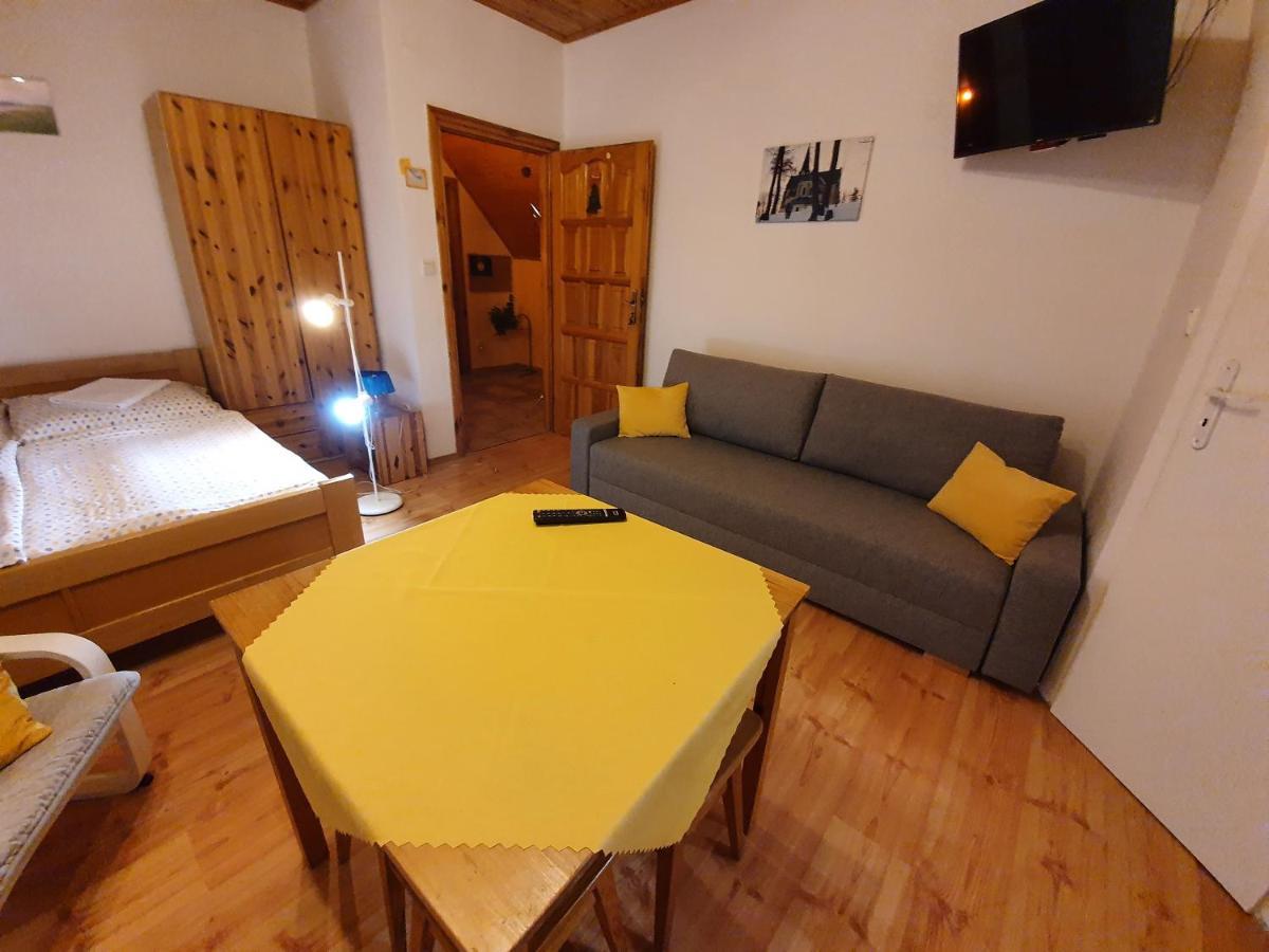 Zlty Dom Vrbov Apartment ภายนอก รูปภาพ