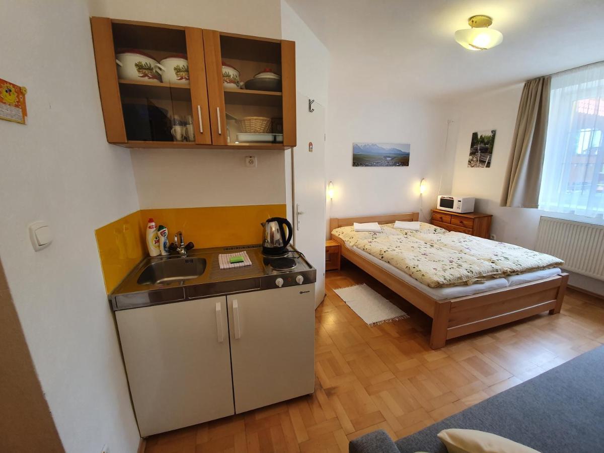 Zlty Dom Vrbov Apartment ภายนอก รูปภาพ