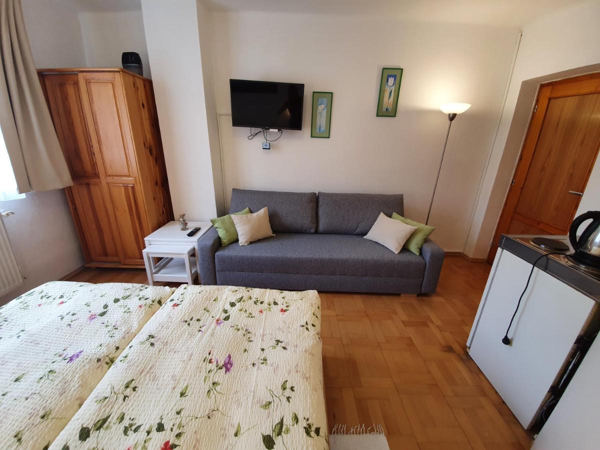 Zlty Dom Vrbov Apartment ภายนอก รูปภาพ