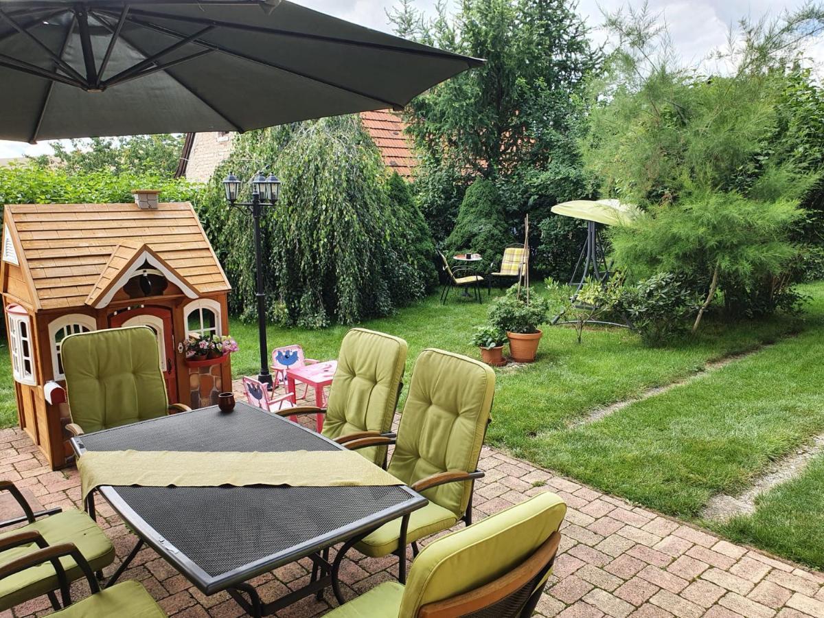 Zlty Dom Vrbov Apartment ภายนอก รูปภาพ