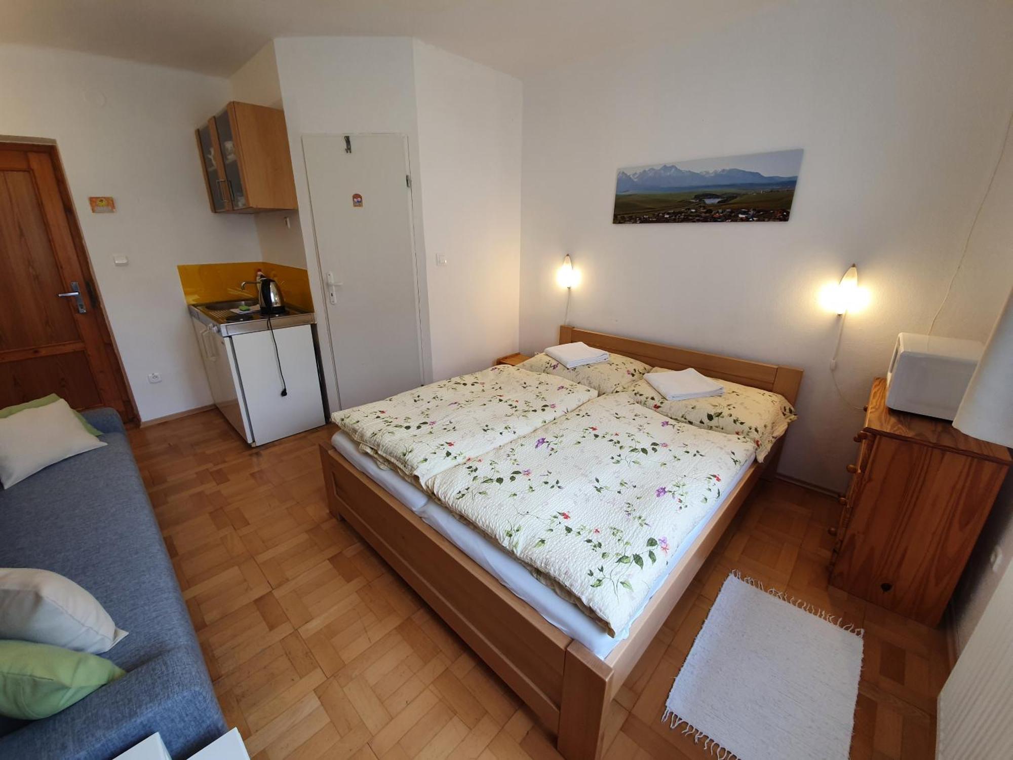 Zlty Dom Vrbov Apartment ภายนอก รูปภาพ
