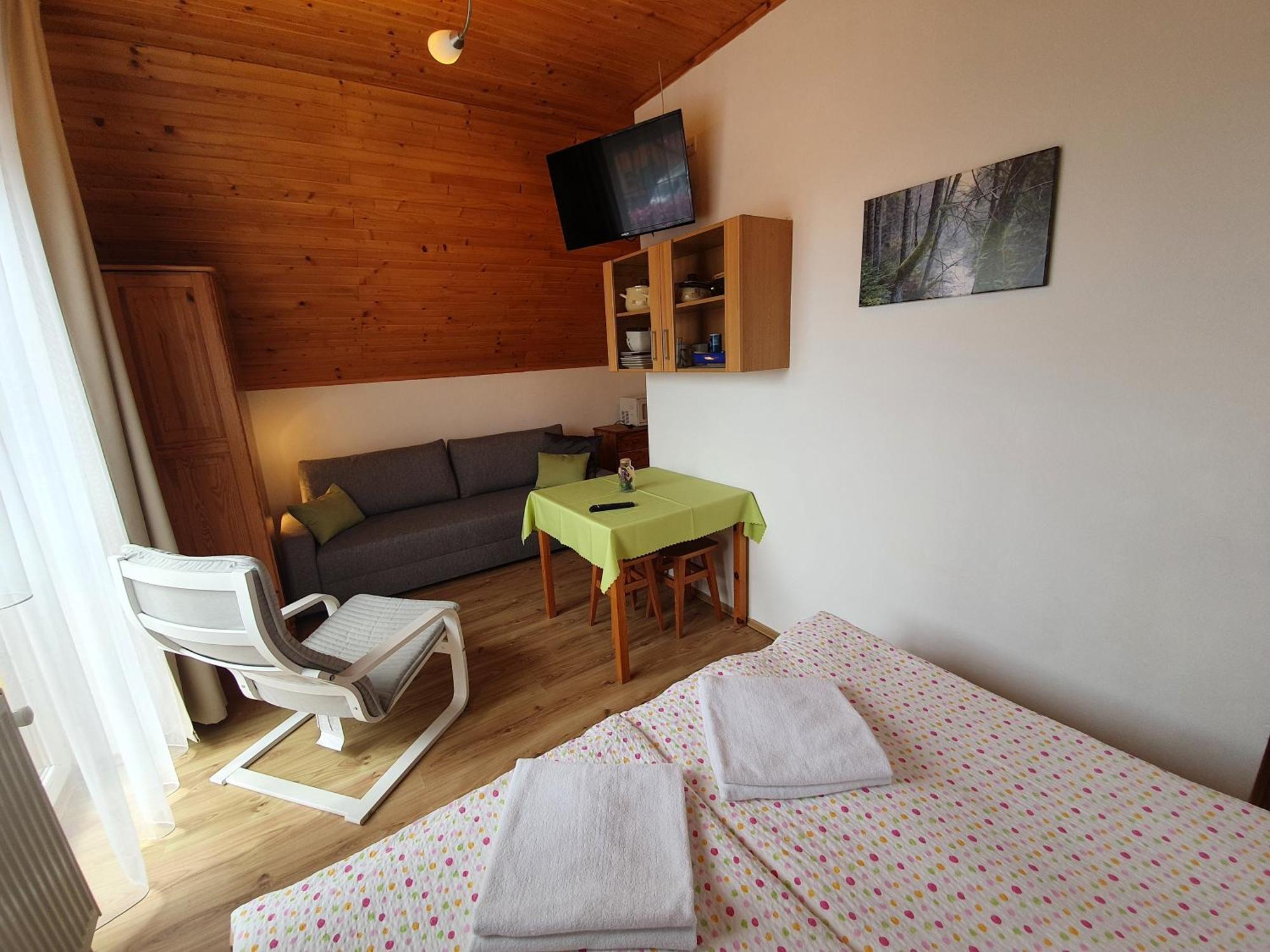 Zlty Dom Vrbov Apartment ภายนอก รูปภาพ