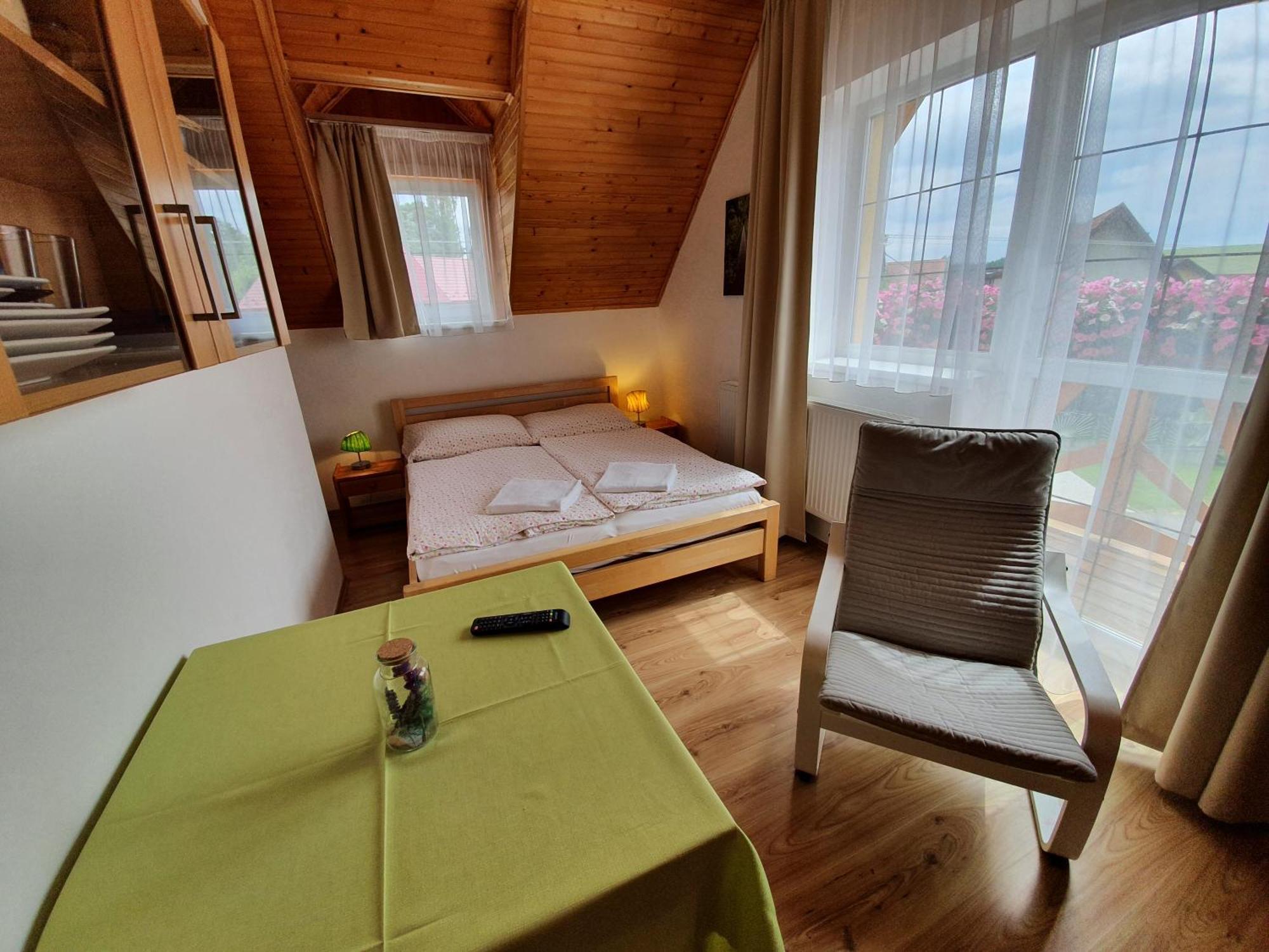 Zlty Dom Vrbov Apartment ภายนอก รูปภาพ