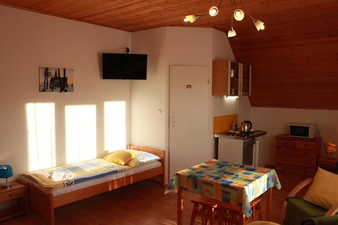 Zlty Dom Vrbov Apartment ภายนอก รูปภาพ