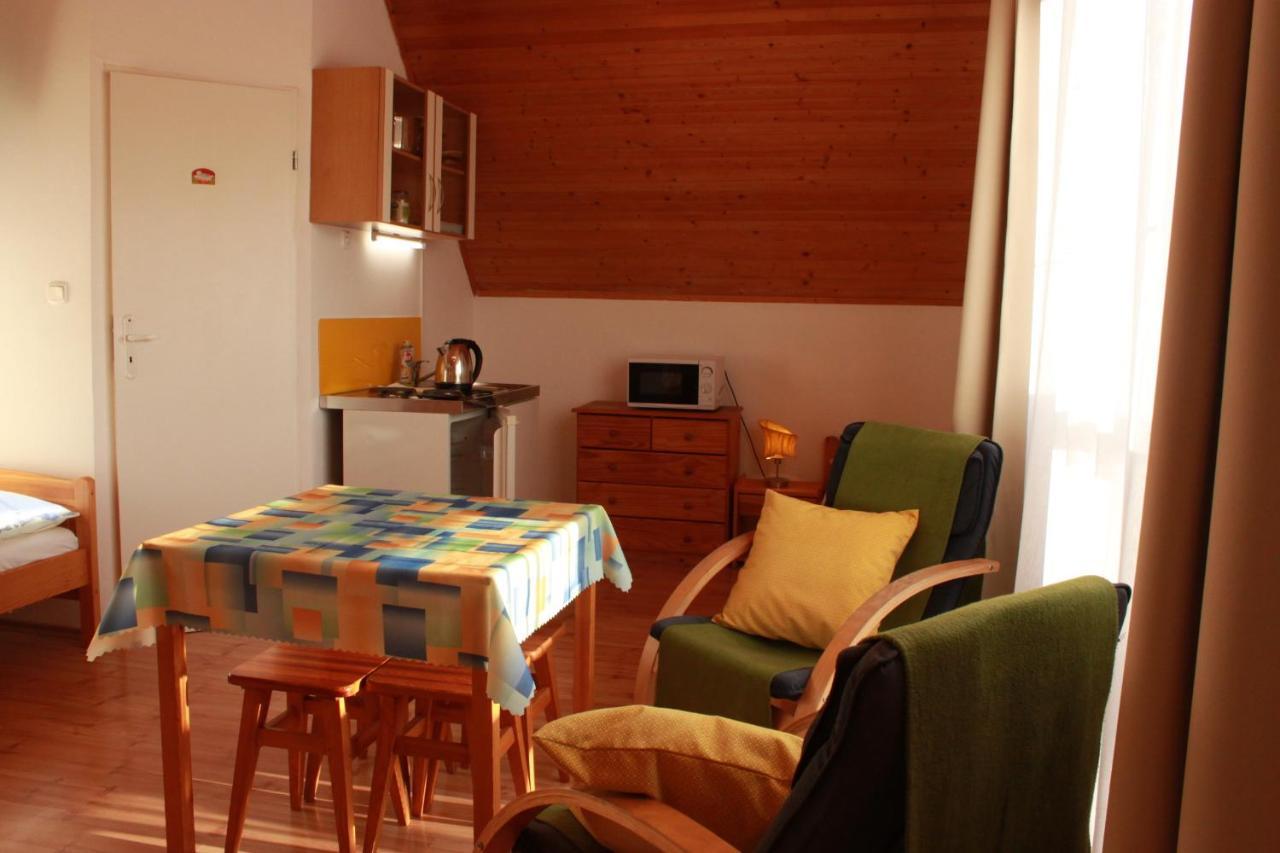 Zlty Dom Vrbov Apartment ภายนอก รูปภาพ