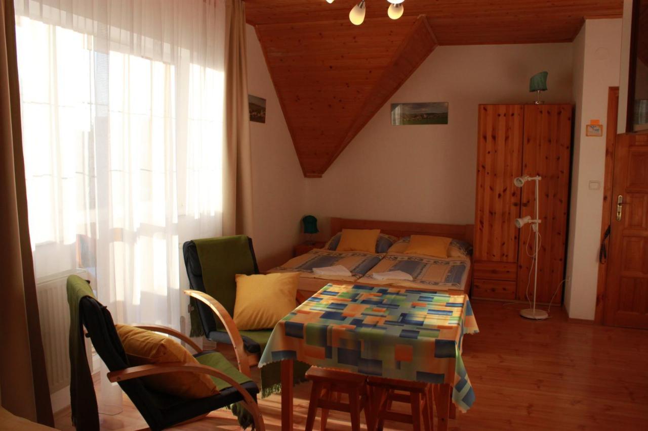 Zlty Dom Vrbov Apartment ภายนอก รูปภาพ